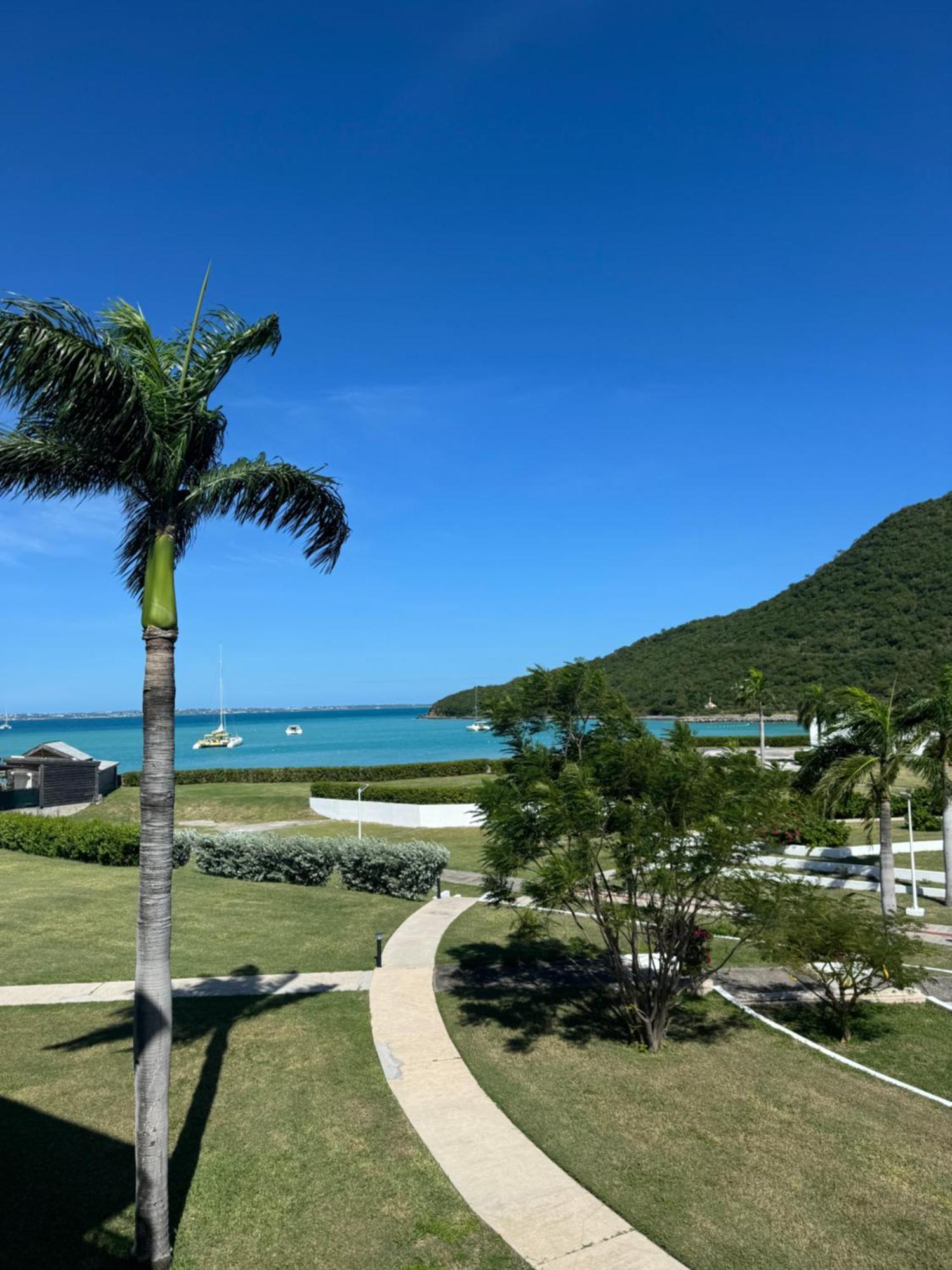 Le Domaine Anse Marcel Beach Resort Exterior foto